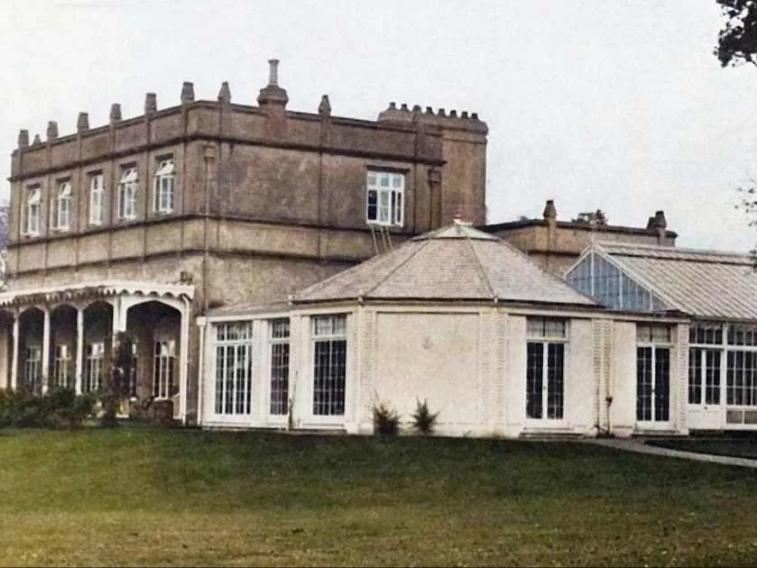 Royal Lodge... to Lodgings?