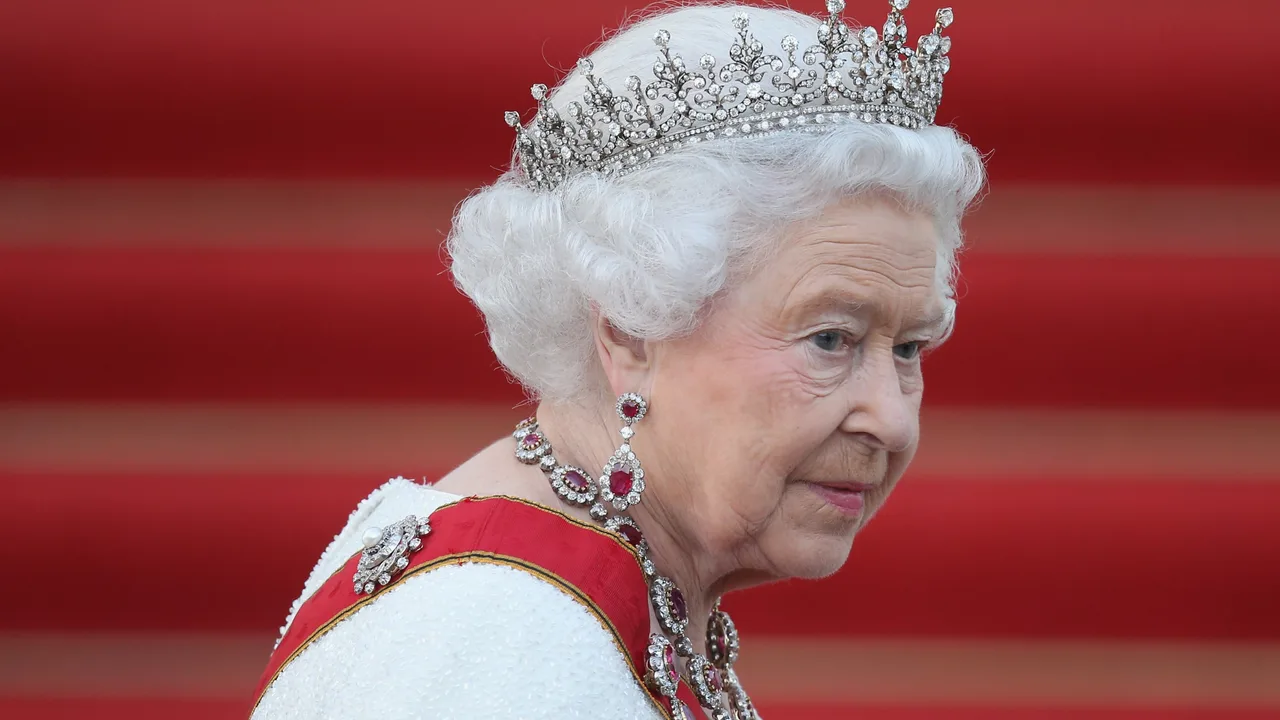 Unseen Photos of Queen Elizabeth's Secret Apartments Revealed for the First Time Ever