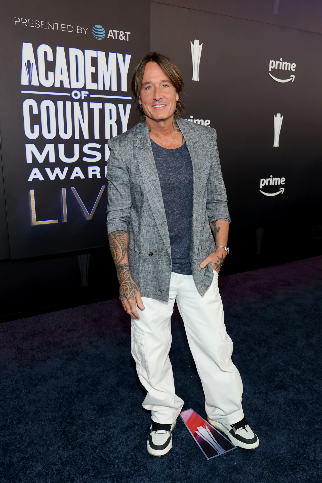 Keith Urban keeps things laid-back yet stylish