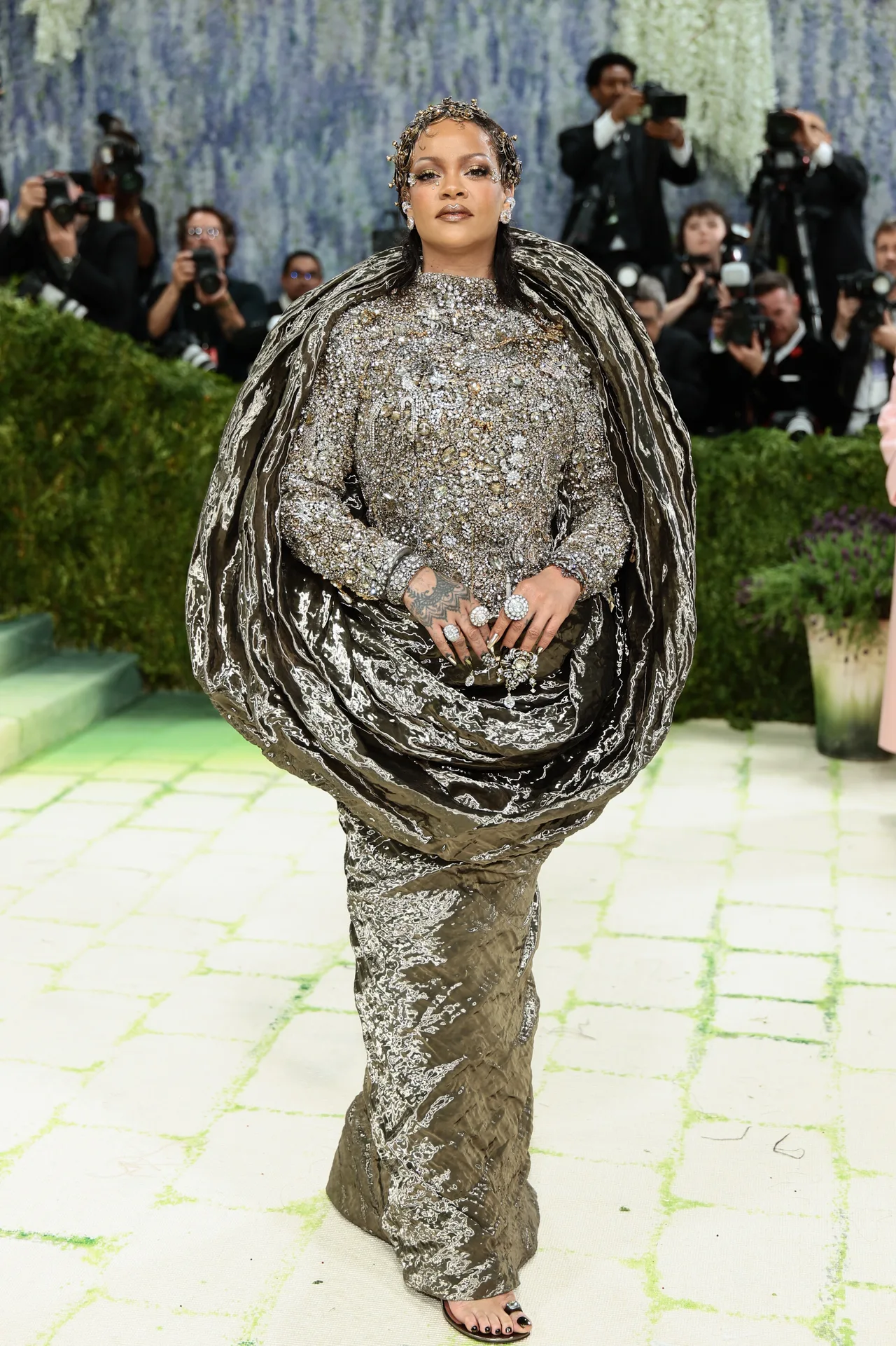 Rihanna dazzles with her jewel-encrusted gown