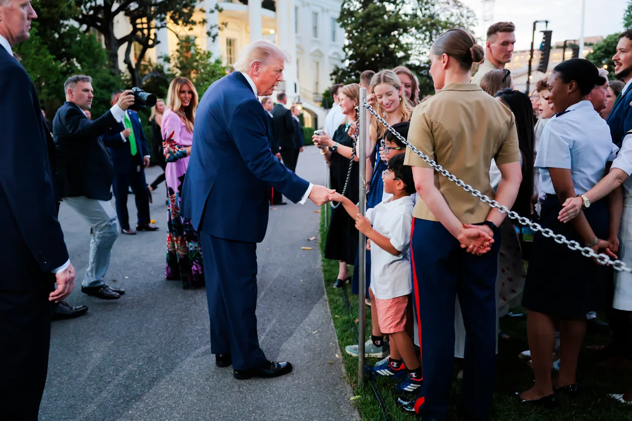 Trump and Melania mingle with lawmakers