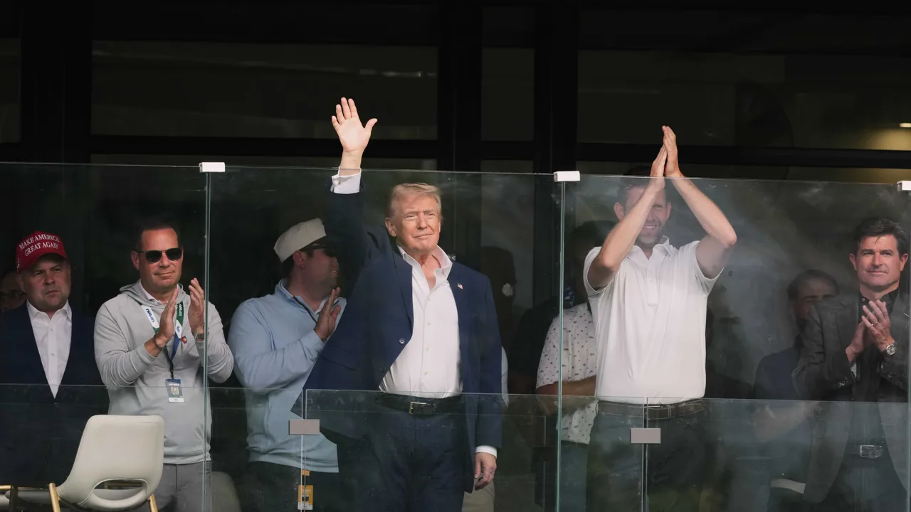 President Trump attends LIV Golf Virginia event with son Eric at his golf course
