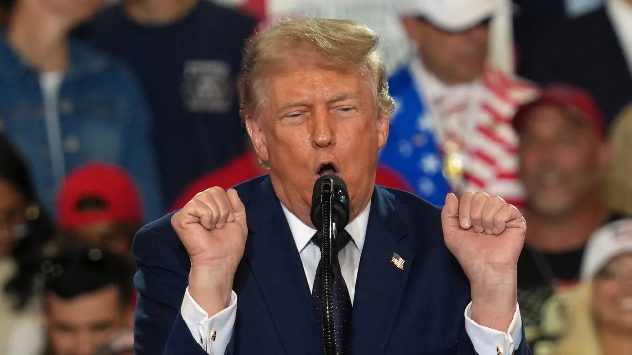 Trump rallies supporters with signature dance moves during New York campaign event