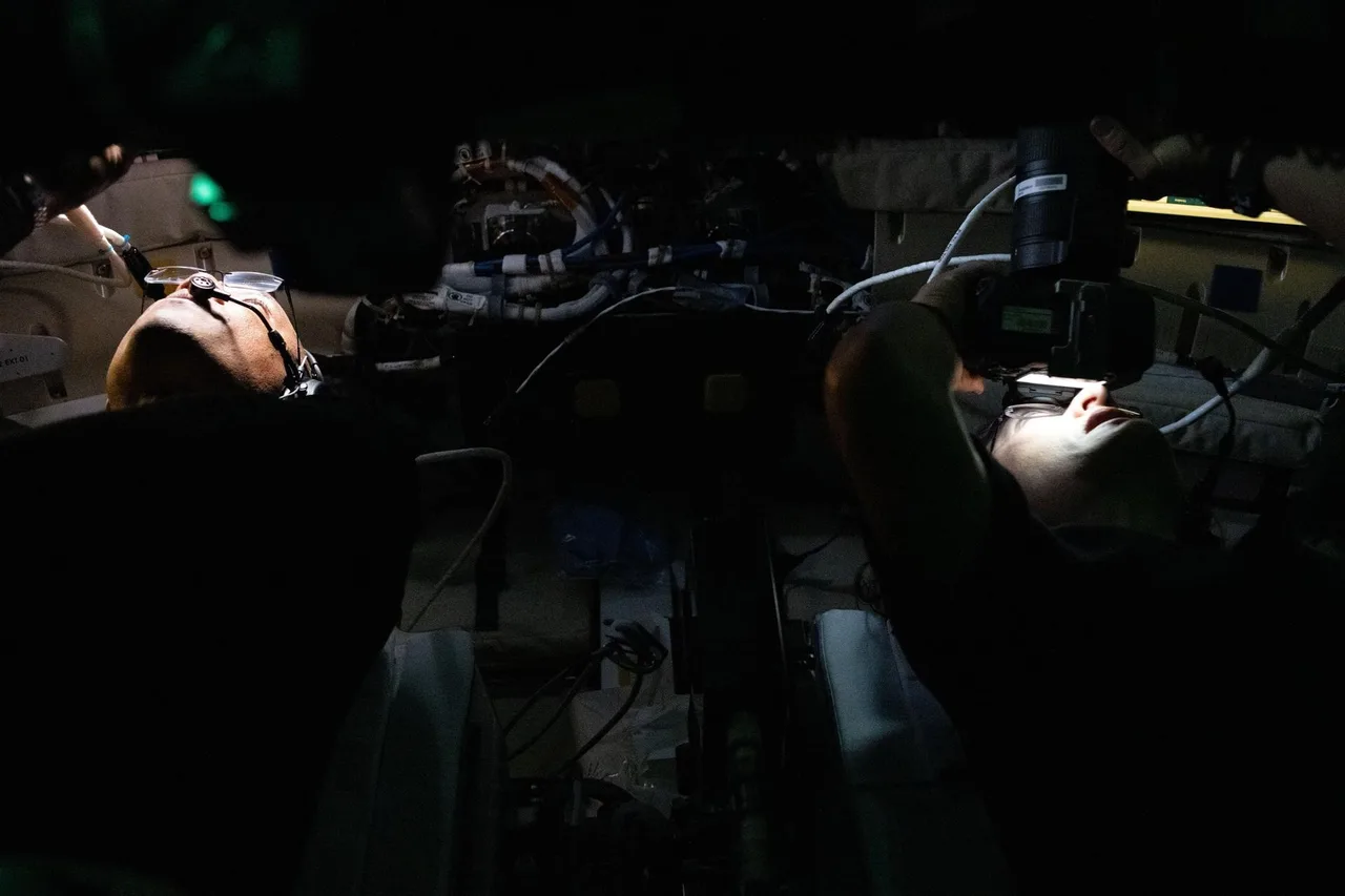 Pilot Victor Glover and Commander Reid Wiseman working as a pair