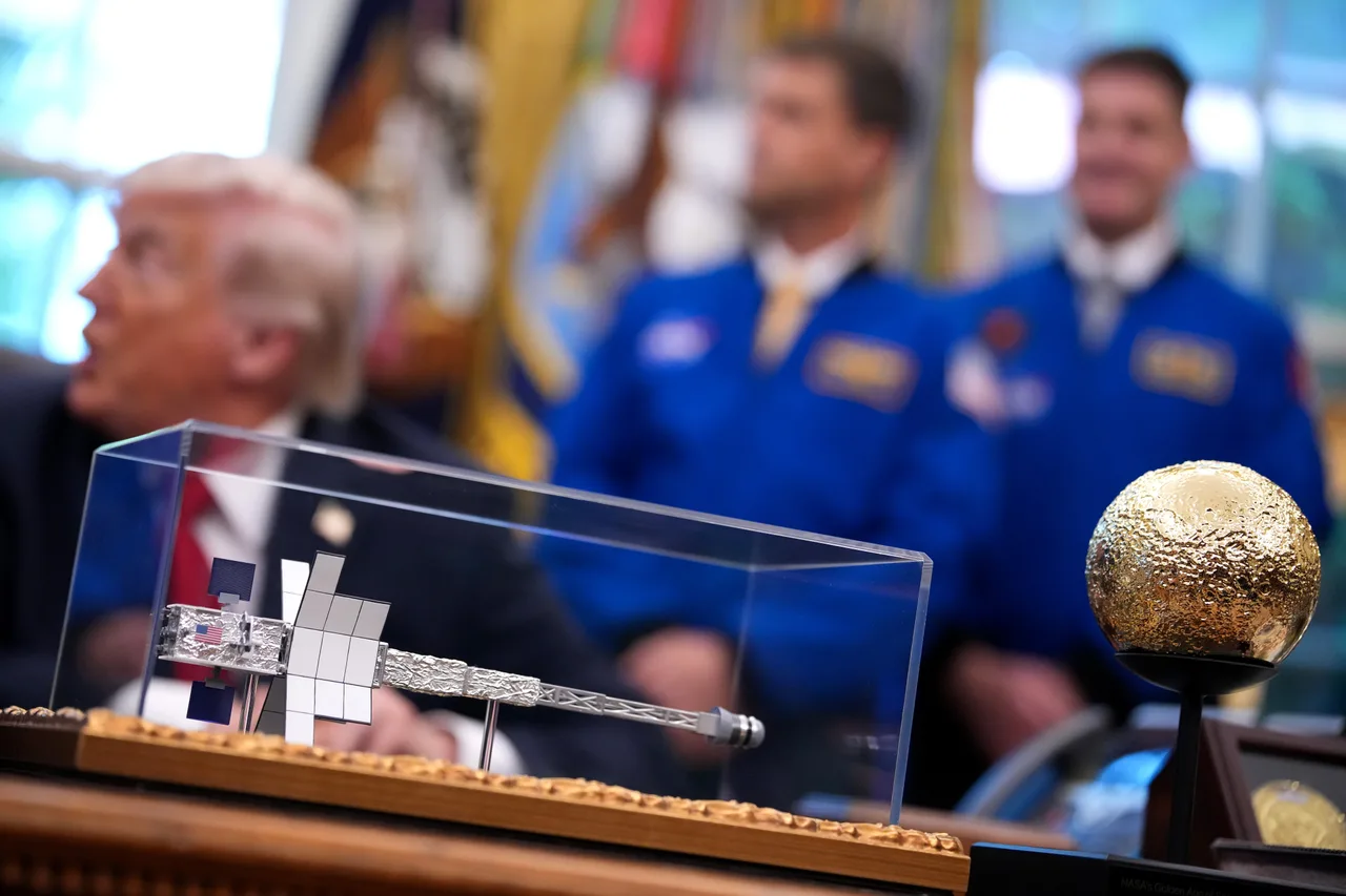 Spacecraft model on display in the Oval Office during the visit of Artemis II crew