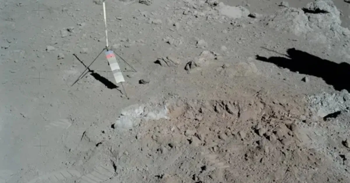 Orange soil on the Moon baffles Apollo 17 astronauts