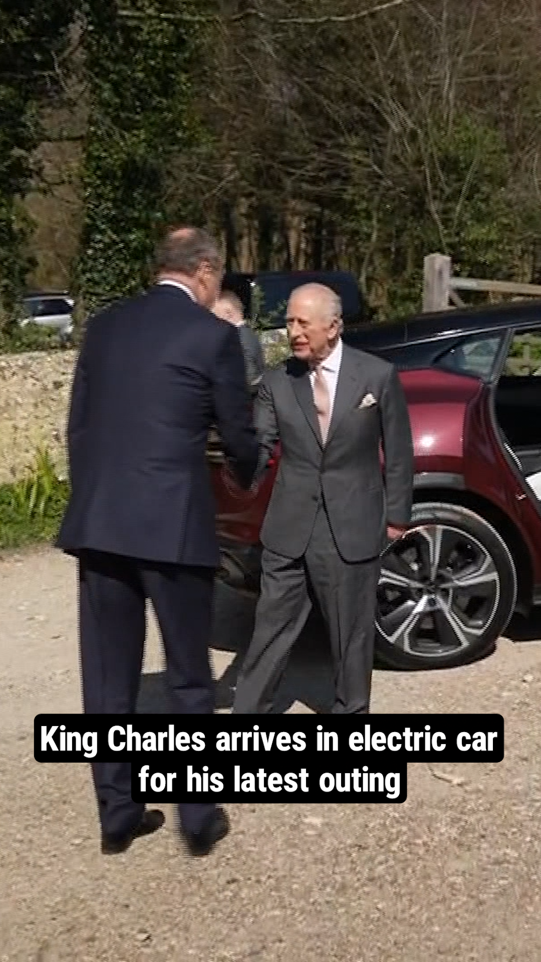 King Charles arrives in electric car for his latest outing