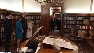 Watch: Sarah Jessica Parker’s expression changes the moment Queen Camilla arrives