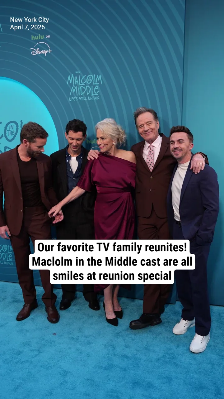 Our favorite TV family reunites! Maclolm in the Middle cast are all smiles at reunion special