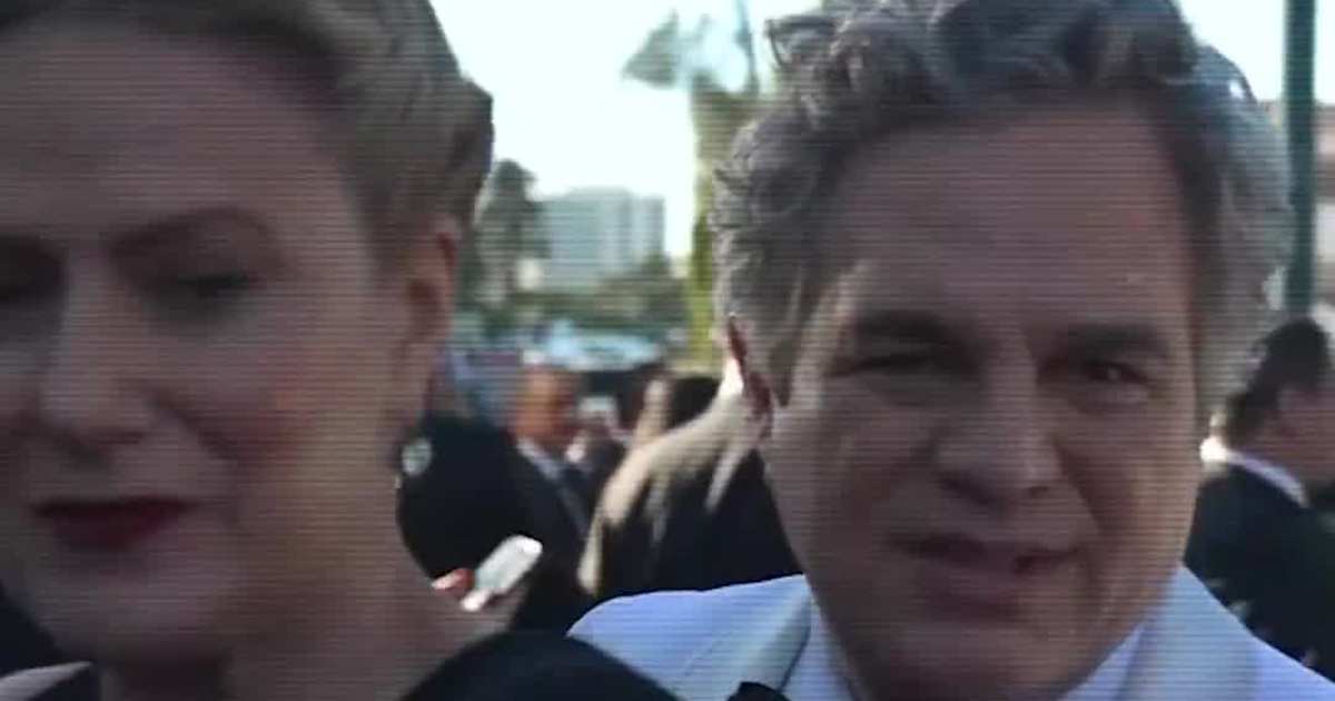 Celebrities Wear “BE GOOD” and “ICE OUT” Pins at Golden Globes in Tribute to Renee Good After Fatal ICE Shooting