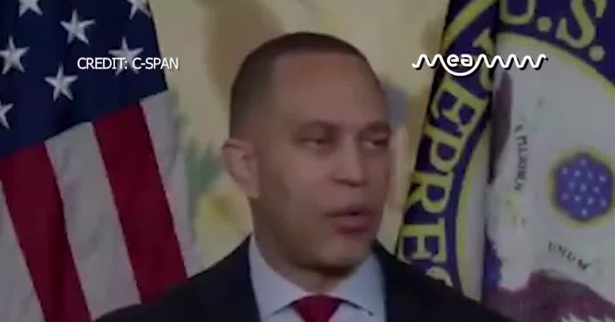 Jeffries sharply criticizes Gov. Kristi Noem, calls for her removal