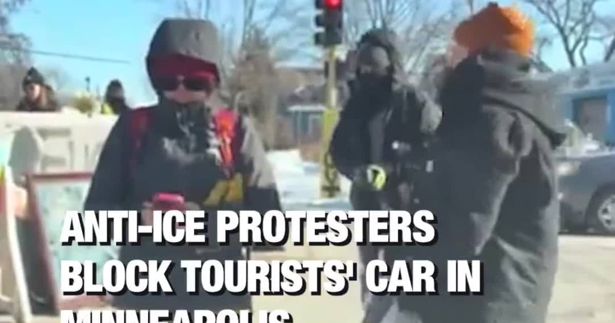 Anti-ICE Protesters Block Tourists' Car in Minneapolis