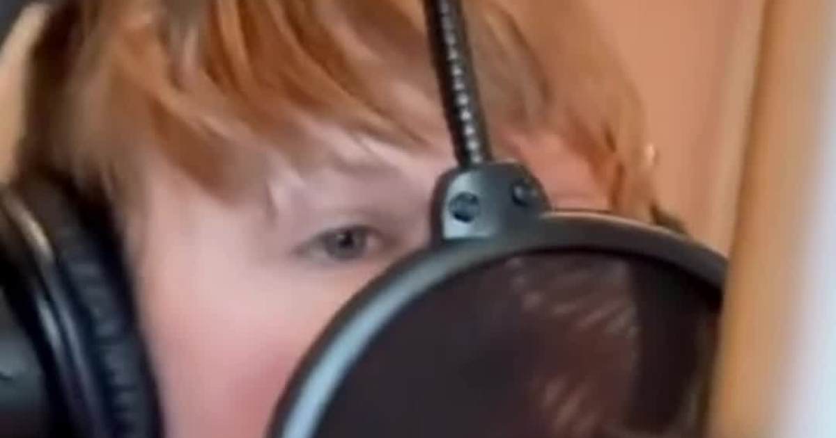 Taylor Swift Surprises Swifties With Barefaced ‘Opalite’ BTS After No. 1