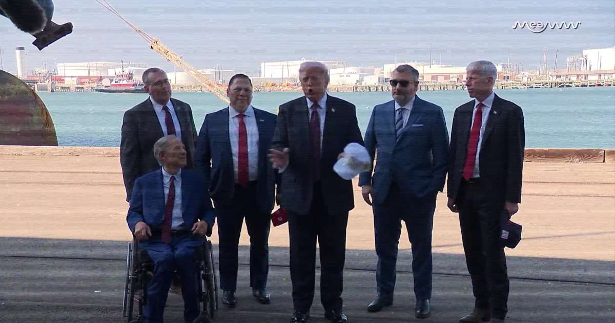 Trump Rips Obama’s Iran Nuclear Deal: “One of the Dumbest Deals Ever”