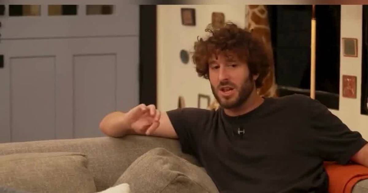 Selena Confirms 'Dorothea' is Her & Reflects on Teen Connection With Taylor