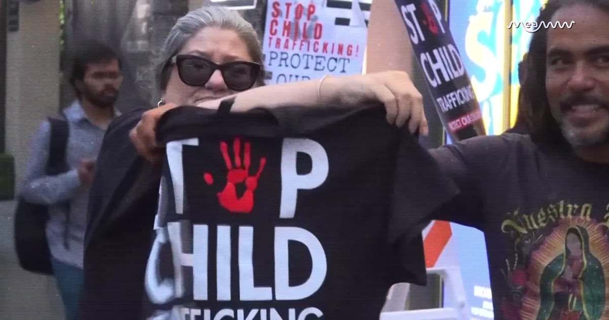 Protesters Shouting ‘Turn the Files Into Trials’ Detained Near Oscars