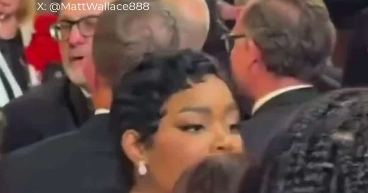 Teyana Taylor Makes It Clear She’s Not Okay With Being Touched at the Oscars 2026