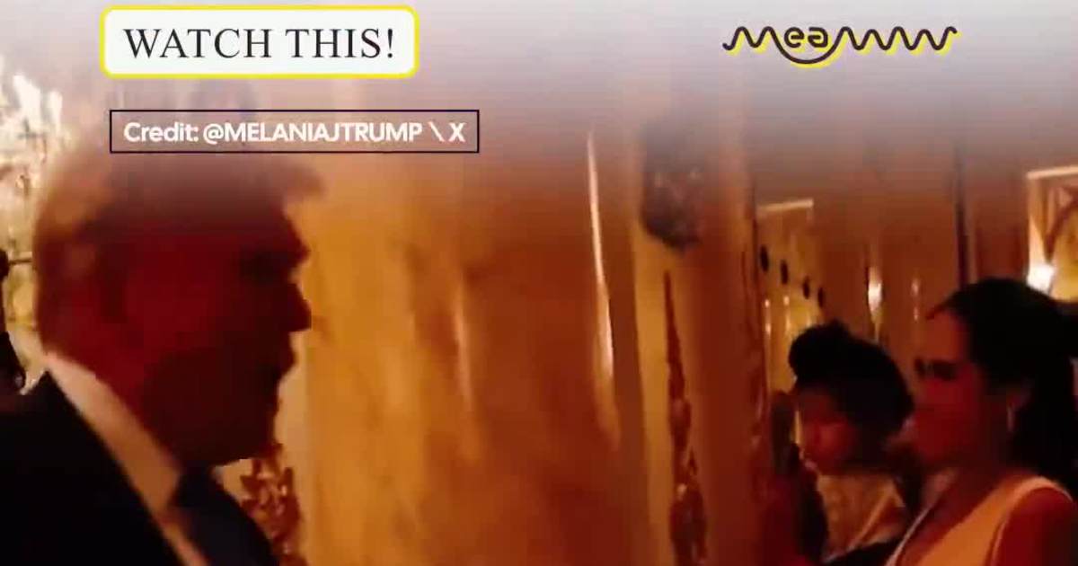 President Trump, Melania, Barron & Family Touch Down at Mar-a-Lago for a Thanksgiving Night Together.